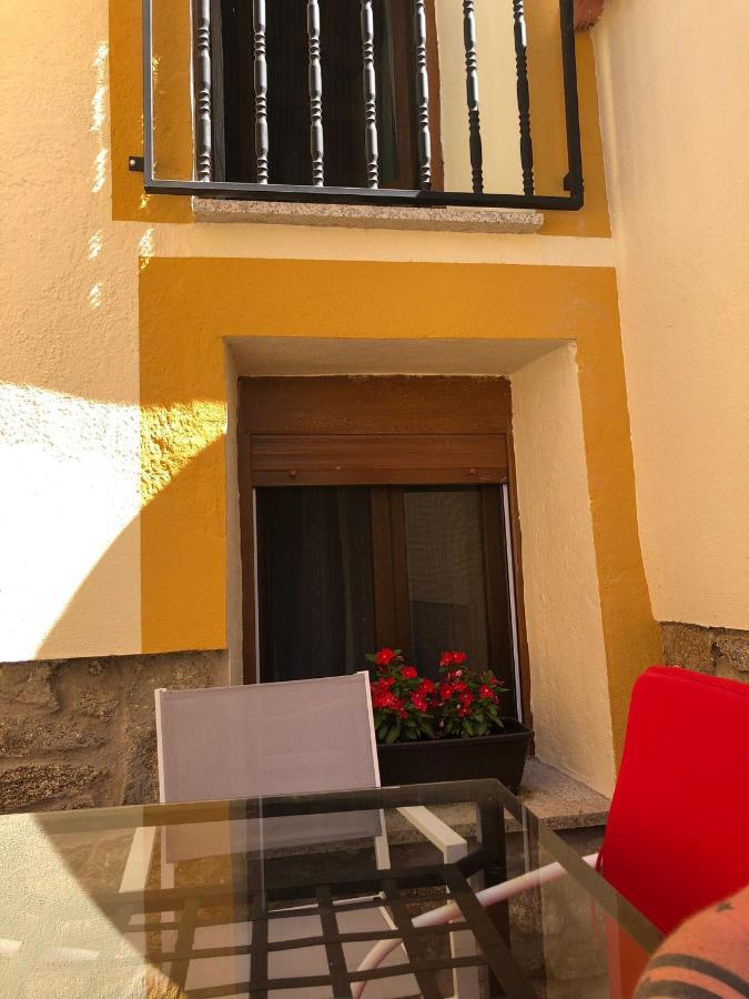 Casa Rural Los 7 Pinos De Gredos Наварредонда-де-Ґредос Екстер'єр фото