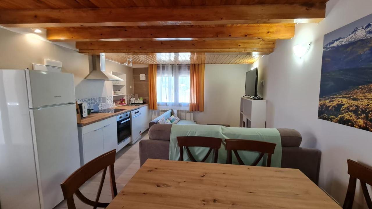 Casa Rural Los 7 Pinos De Gredos Наварредонда-де-Ґредос Екстер'єр фото