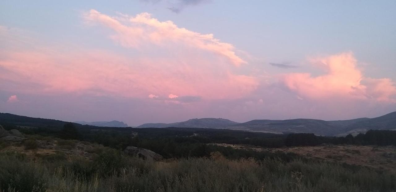 Casa Rural Los 7 Pinos De Gredos Наварредонда-де-Ґредос Екстер'єр фото